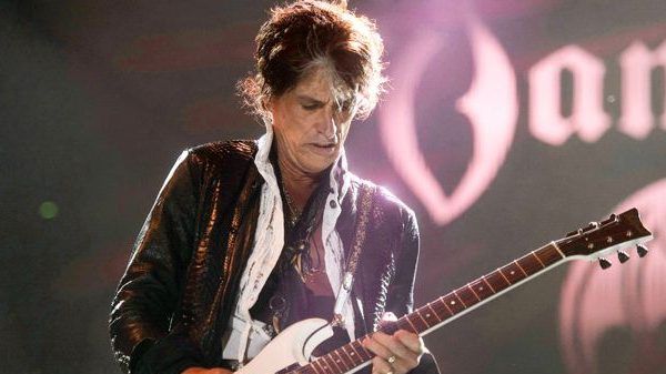 Un megastar, internat de urgență la spital 