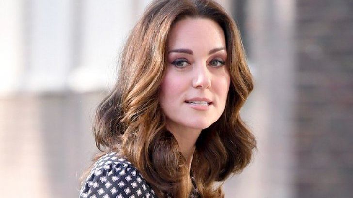 Avionul în care se afla Kate Middleton a aterizat de urgență
