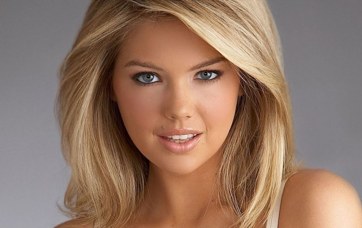 Cea mai sexy femeie de pe planetă a devenit mămică