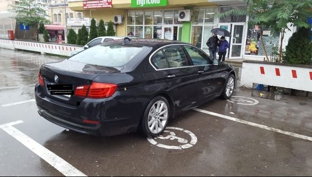 Amenzi uriaşe pentru parcările în locuri nepermise