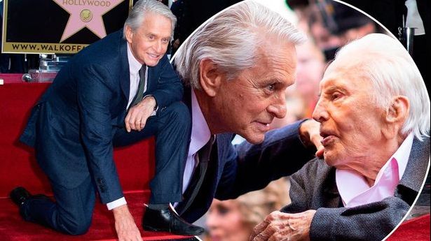 Michael Douglas, alături de tatăl său. Celebrul actor, cu lacrimi în ochi 