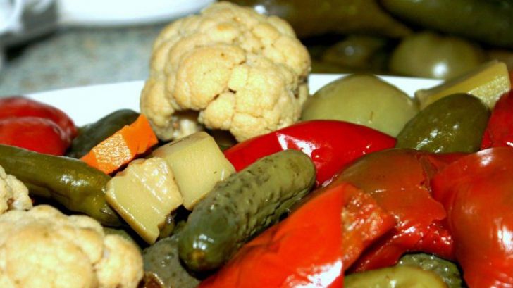 Pericolul din murături - Anumite persoane nu ar trebui să mănânce niciodată pentru că le pune sănătatea în pericol - Important de știut