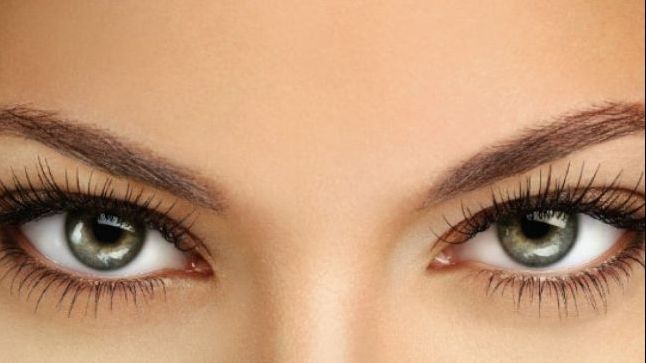 ÎNFRICOŞĂTOR. Ce se întâmplă în creierul tău dacă te uiți în ochii cuiva timp de 10 minute