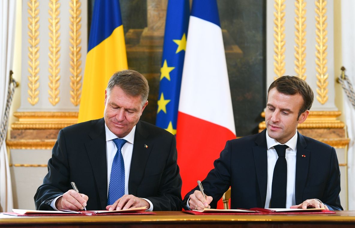 Undă verde pentru parteneriatul strategic dintre România şi Franţa. Ce au semnat Iohannis şi Macron