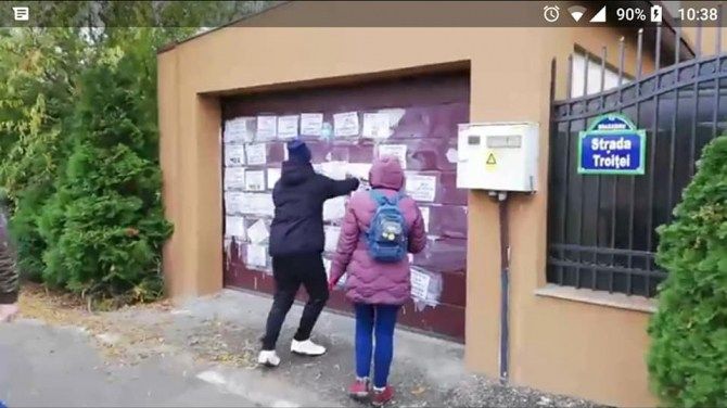 Florin Iordache îi dă în judecată pe protestatarii care i-au scris obscenităţi pe poartă