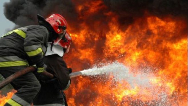 Atac de panică: Un bărbat a murit după ce s-a aruncat de la etaj ca să scape de un incendiu