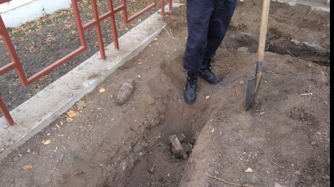Alertă! Proiectil din cel de-al Doilea Război Mondial, găsit lângă o GRĂDINIŢĂ