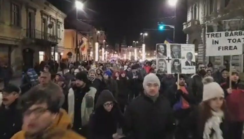 Un clujean, sancționat de jandarmi pentru că a convocat pe Facebook un protest