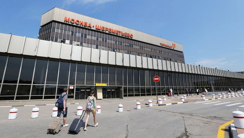 Un rus a fost călcat de avion pe pista unui aeroport din Moscova