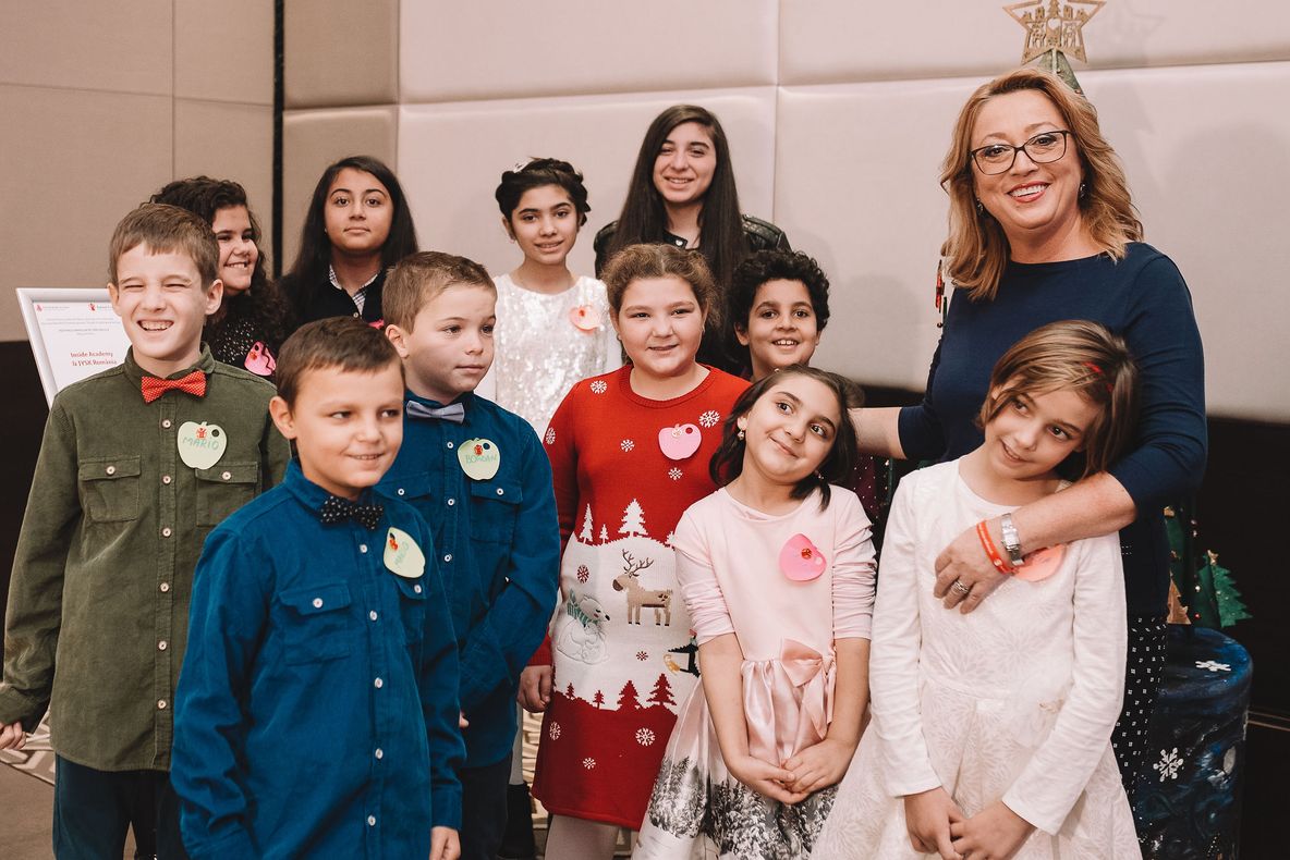 De 18 ani, Festivalul Brazilor de Crăciun aduce copiii la școală