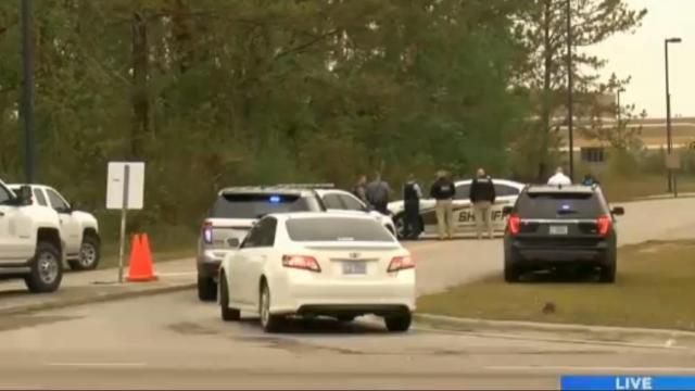 Poliţia a fost alertată! Atac armat la un liceu. Ce s-a întâmplat acolo este... 