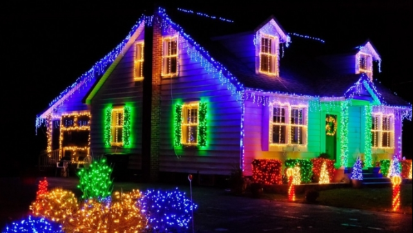 Reduceri la decorațiuni de Crăciun. Cele mai tari oferte de azi