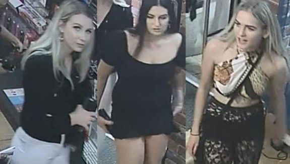 Bombele-sexy care au furat vibratoare în valoare de 600 de dolari