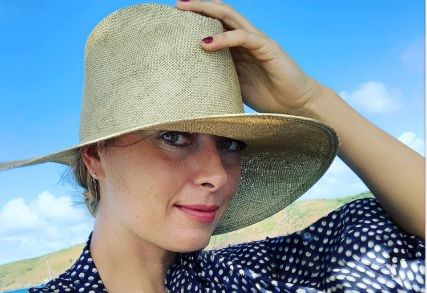 Şarapova a "topit" zăpada cu o poză incendiară