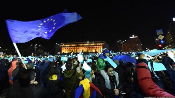 Un nou protest masiv în Piața Victoriei, după ofensiva PSD împotriva UE
