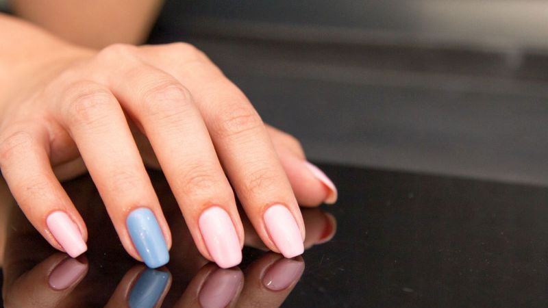 Unghii perfecte în sezonul rece. TRUCURI pe care nu le ştiai pentru o manichiură impecabilă 