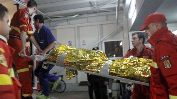 Tânărul ars de la Piatra Neamț, transferat în Belgia. Pacientul, în stare stabilă