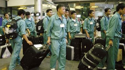 Românii pleacă în străinătate, vietnamezii vin să muncească în România