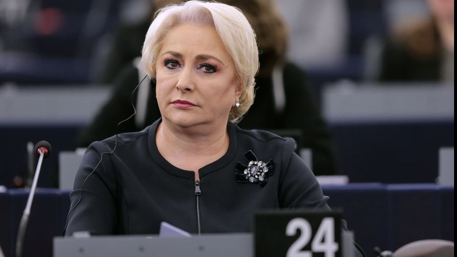 "Sunt revoltată". Dăncilă acuză Comisia Europeană de "intervenţie brutală" în chestiuni interne 