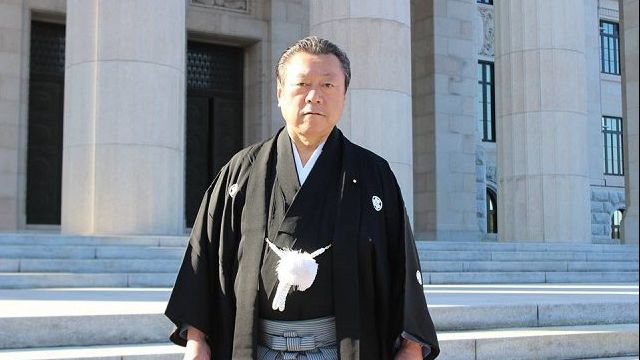 Japonezii par români! Ministrul pentru securitate cibernetică nu a folosit niciodată un calculator