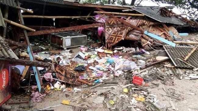 Tsunami devastator în Indonezia: 222 de morţi şi peste 800 de răniţi