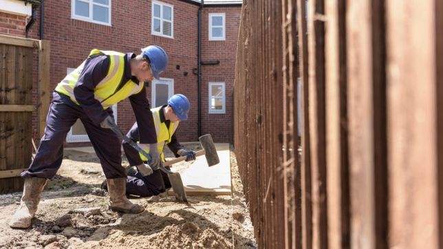 Marea Britanie va accepta imigranţi necalificaţi din ţările UE până în 2025