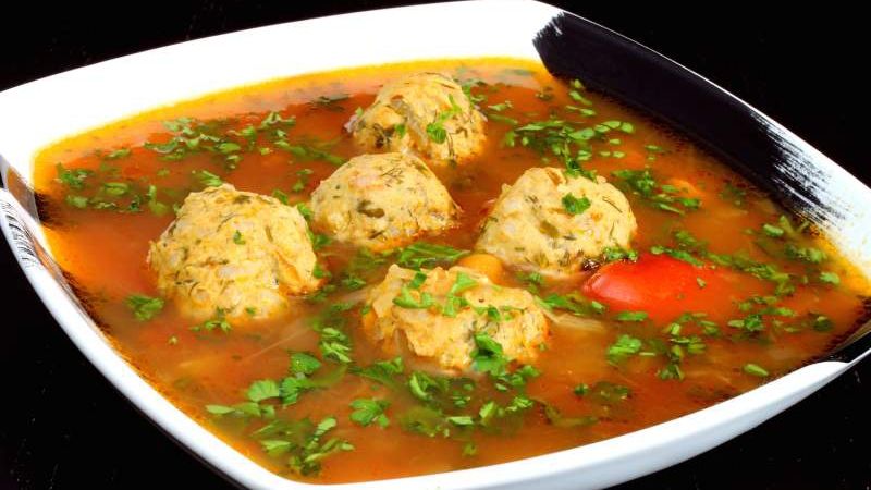 Greşeala pe care o comit toţi românii când fac CIORBĂ. Iată cât de periculoasă poate fi!