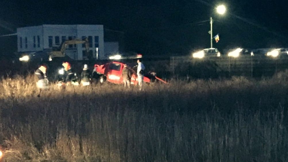 Maşină lovită de locomotivă în Cluj. Un bărbat, resuscitat la faţa locului