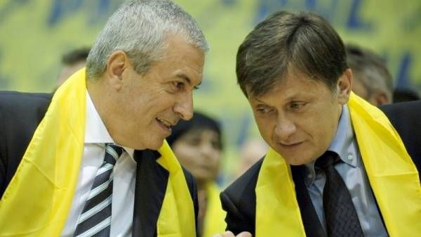 Crin Antonescu către Tăriceanu: Legile contra cărora "luptă" au semnătura lui, ca premier
