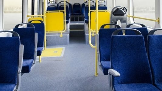 Incident grav în Ploieşti: Două cauciucuri ale unui autobuz au explodat în mers: un rănit