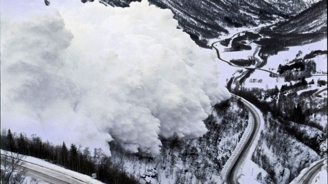 Risc de producere a avalanşelor! Care sunt stațiunile montane vizate?