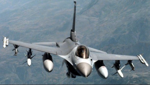 Explicația incredibilă a Armatei după ce avioanele F16 au ratat parada de 1 Decembrie