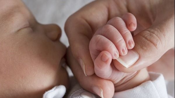 Motivul pentru care a ajuns un bebeluș la spital. E ÎNFIORĂTOR! 