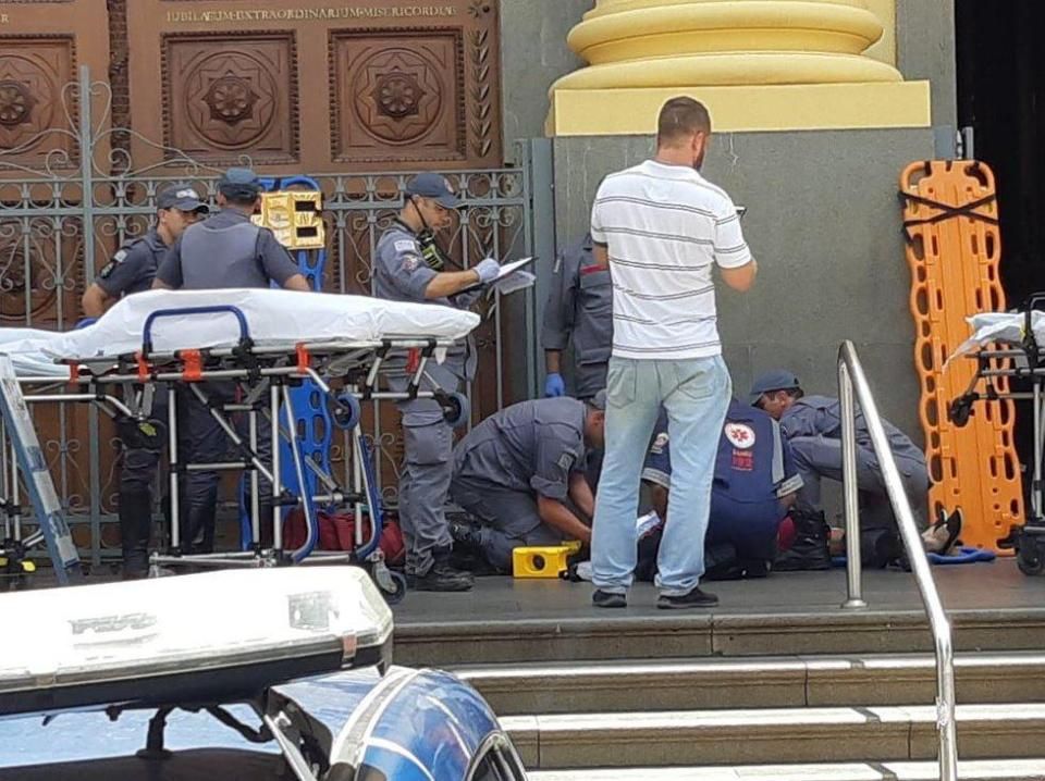 Atac armat într-o catedrală, în timpul unei slujbe! Mai multe victime 