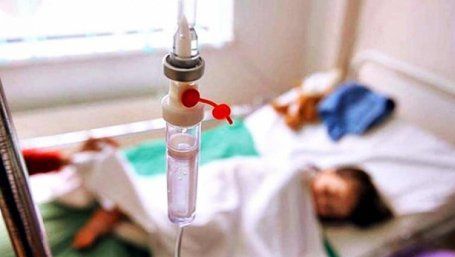 Un copil de două luni, la spital în stare gravă, după ce a fost opărit