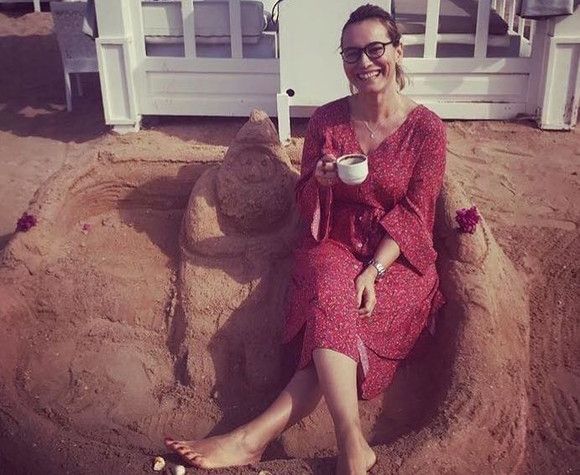 Andreea Esca face Crăciunul pe plajă. Unde petrece știrista