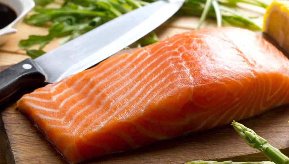 Alertă alimentară! File-ul de somon de la Auchan, infectat cu LISTERIA