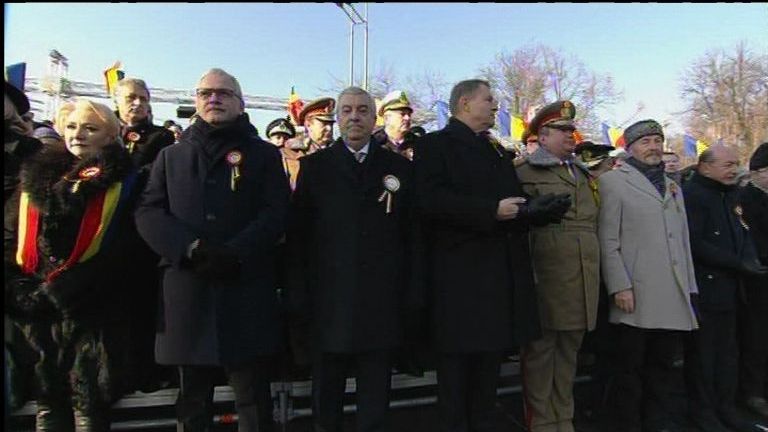 1 Decembrie | Ce gest a făcut Dragnea când a trecut Iohannis pe lângă el