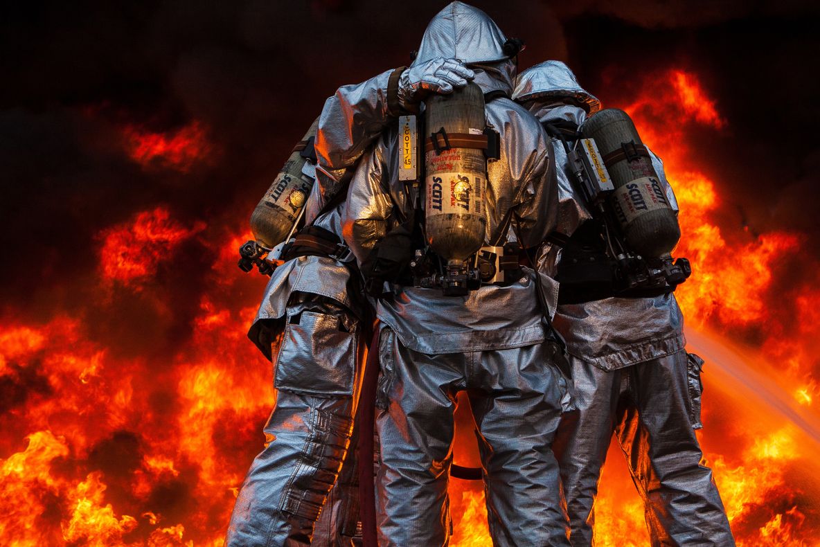 Incendiu la Buzău: două persoane au fost găsite carbonizate 
