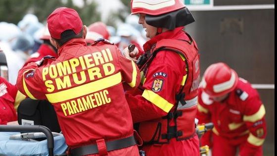 La un pas de tragedie de Ziua Națională. O fetiță de 5 ani a căzut în fosa septică