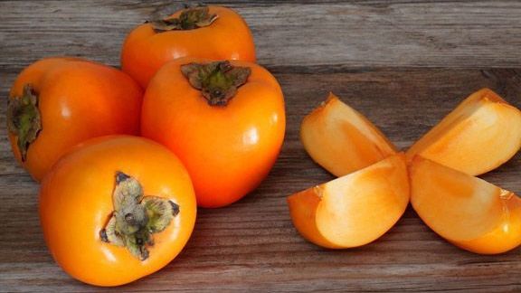 Kaki se găseşte şi la noi în supermarketuri. Adevărul despre acest fruct. Mai cumperi?