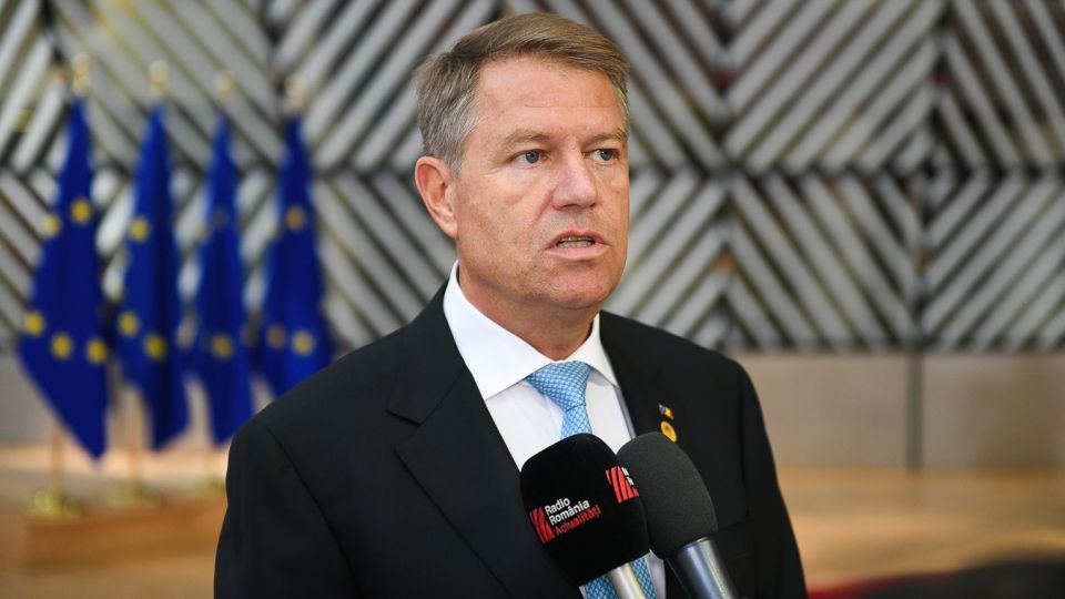 Iohannis vrea să-i bage pe toți funcționarii statului la cursuri de combaterea antisemitismului