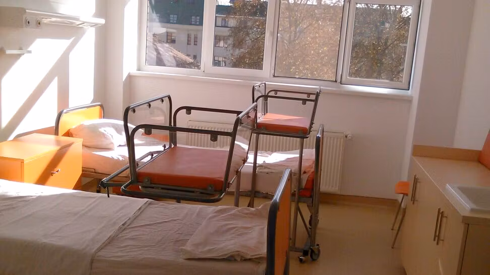 Toate maternităţile din Bucureşti ar putea fi închise câte o lună pe an