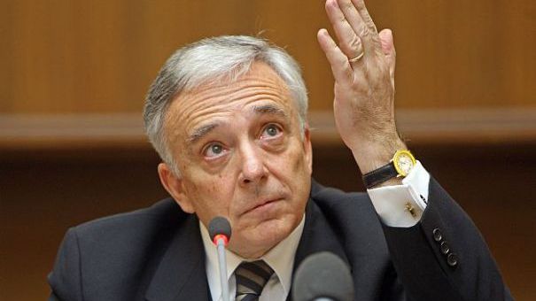 Guvernatorul BNR, amintiri despre petrol, gaze și geopolitică