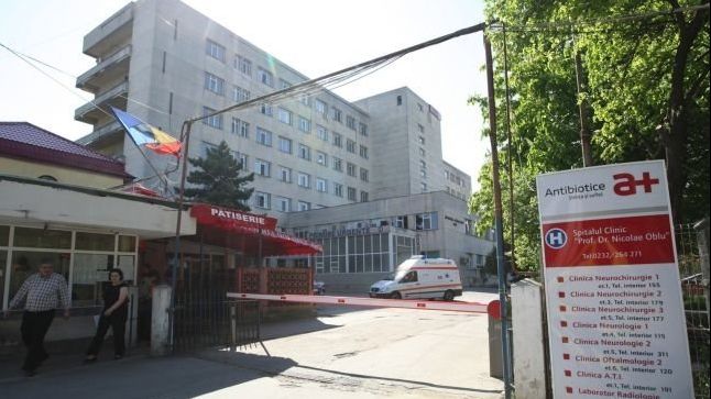 Femeie bătută de soţ cu ţeava înainte de Crăciun