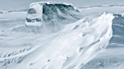 A găsit o femeie îngheţată bocnă, sub zăpadă. Nu mai mişca! Ce s-a întâmplat cu trupul ei a şocat!