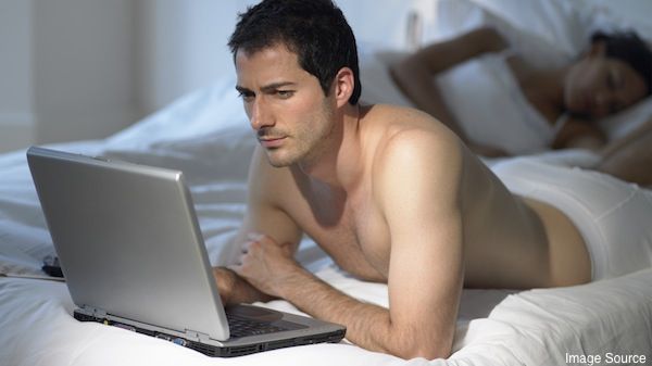 Cum afectează creierul pornografia. Tu ştii la ce te expui? 