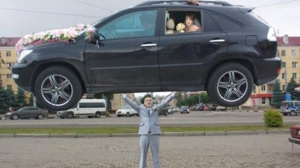 Cele mai NEBUNE poze de la nunţi. Spectacol halucinant, made in RUSIA. Ce-o fi fost în capul lor?