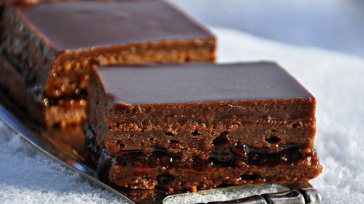 Prăjitură absolut delicioasă din numai două ingrediente. Reţeta pas cu pas