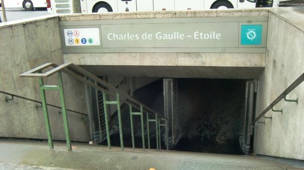 Proteste Franța. 36 de staţii de metrou şi de gări închise sâmbătă la Paris